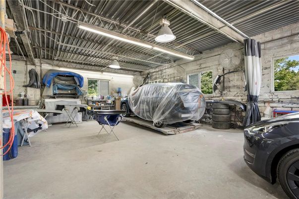Garage, Interior, Stone Walls