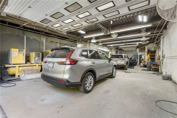 Garage, Interior, Stone Walls