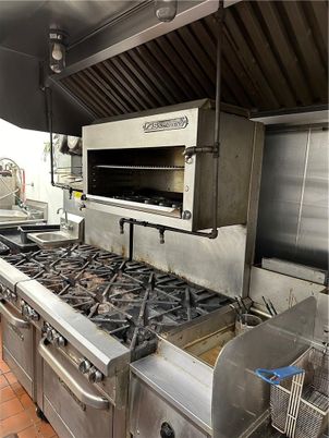 Exterior, Kitchen, Stainless Steel Appliances