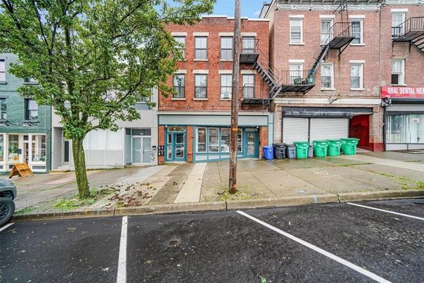 Exterior, Facade, Brick Facade, Rowhouse