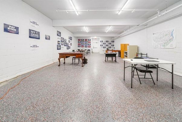 Game Room, Interior