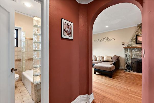Bathroom, Interior, Recessed Lighting, Wood Texture Flooring