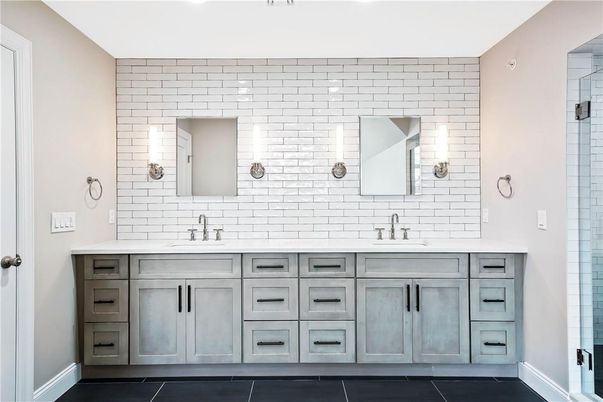 Bathroom, Dual Sink Vanities, Interior