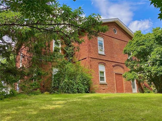 Backyard, Exterior, Facade, Brick Facade, Rowhouse