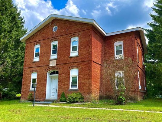 Exterior, Facade, Brick Facade, Brick Traditional