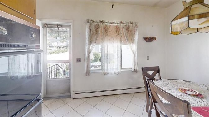 Dining room, Interior