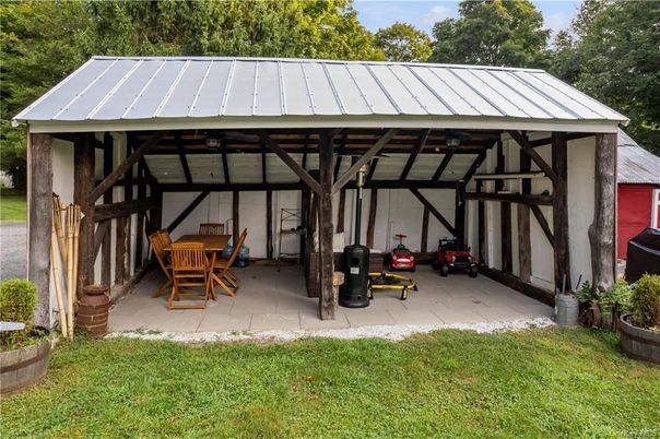 Detached Garage, Exterior