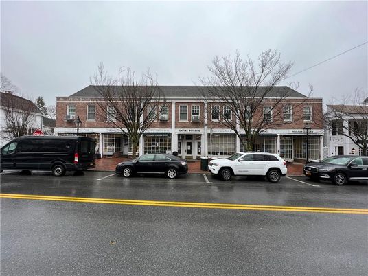 Exterior, Facade, Brick Facade, Rowhouse