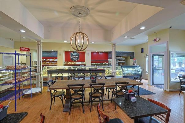 Chandelier, Dining room, Game Room, Interior, Pendant Lights, Recessed Lighting, Wood Texture Flooring