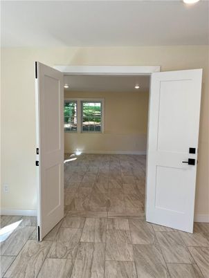 Empty room, Interior, Marble, Recessed Lighting