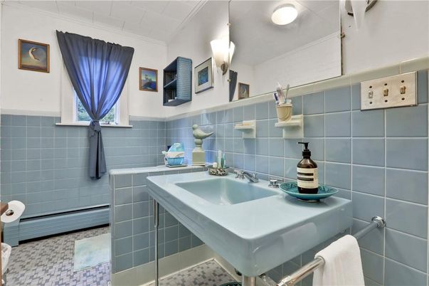 Bathroom, Interior, Pendant Lights