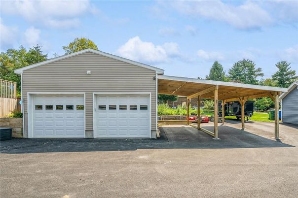 Detached Garage, Exterior