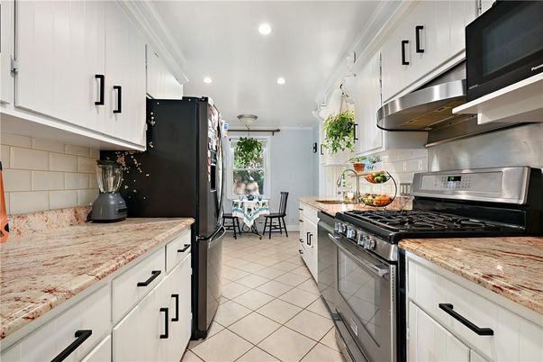 Dining room, Interior, Kitchen, Recessed Lighting, Stainless Steel Appliances