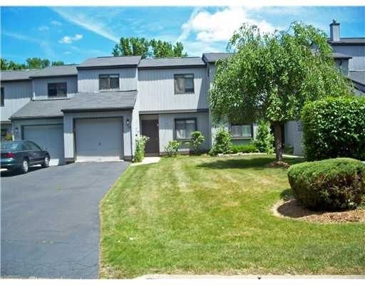 Attached, Exterior, Facade, Raised Ranch