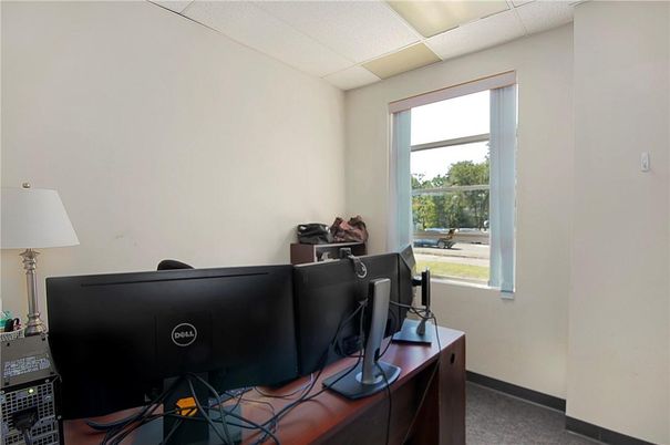 Home Office, Interior