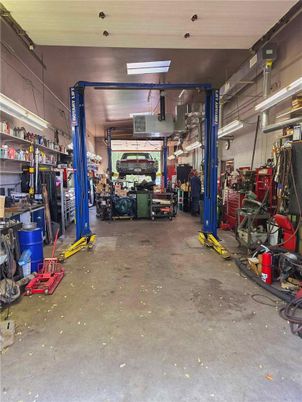 Garage, Interior