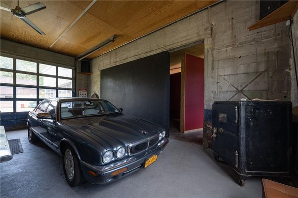 Garage, Interior, Stone Walls