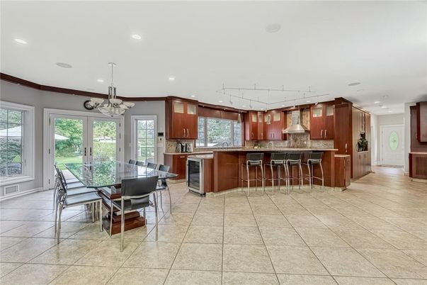 Dining room, Interior, Kitchen, Pendant Lights, Recessed Lighting, Stainless Steel Appliances