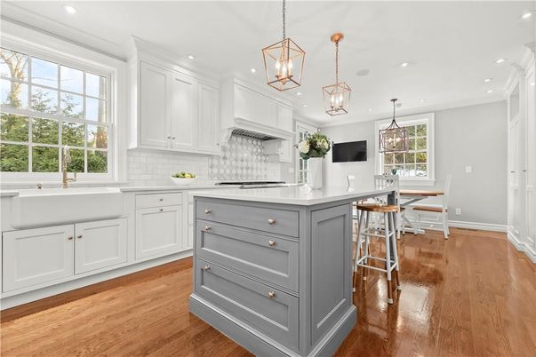 Dining room, Interior, Kitchen, Pendant Lights, Recessed Lighting, Wood Texture Flooring