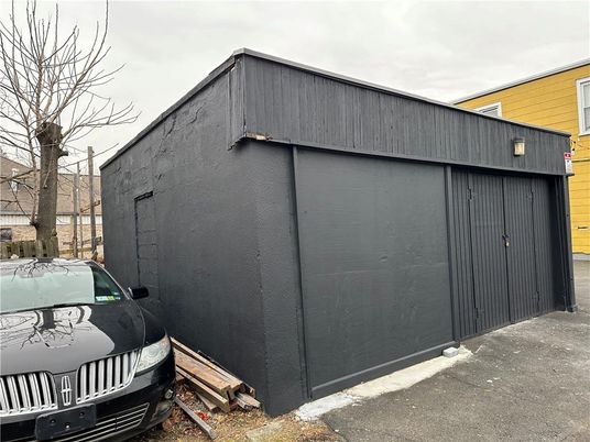 Detached Garage, Exterior
