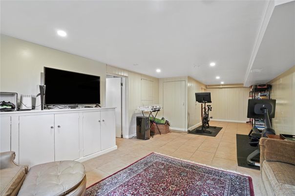 Fitness Equipment, Interior, Recessed Lighting