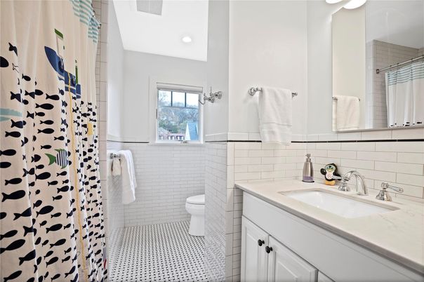 Bathroom, Interior, Recessed Lighting