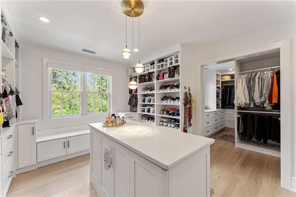 Interior, Pendant Lights, Recessed Lighting, Walk-in Closets, Wood Texture Flooring