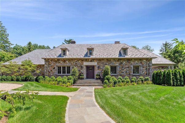 Backyard, Exterior, Facade, Cape Cod