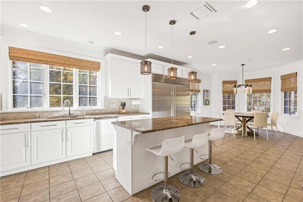 Dining room, Interior, Kitchen, Pendant Lights, Recessed Lighting, Stainless Steel Appliances