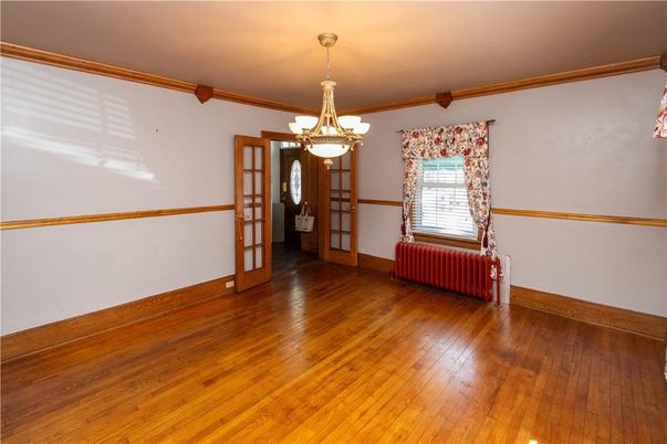 Chandelier, Empty room, Interior, Wooden Beams, Wood Texture Flooring