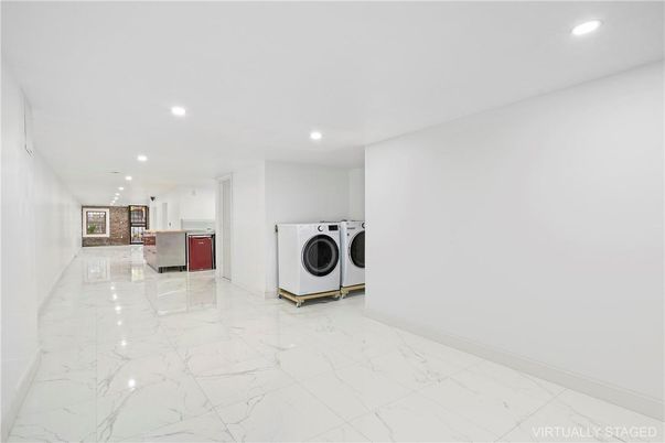 Interior, Kitchen, Marble, Recessed Lighting, Washer