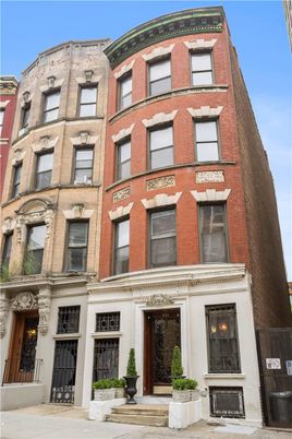 Exterior, Facade, Brick Facade, Rowhouse