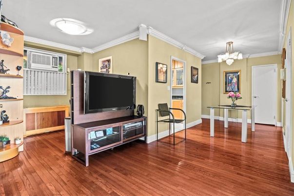 Chandelier, Interior, Wood Texture Flooring