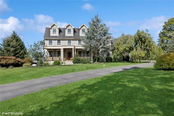 Backyard, Exterior, Facade, Queen Anne Victorian