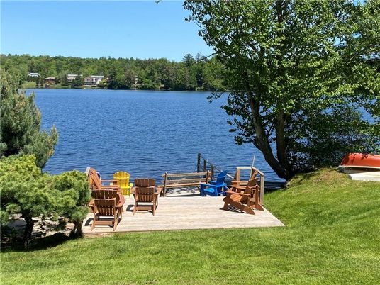 Exterior, Lake