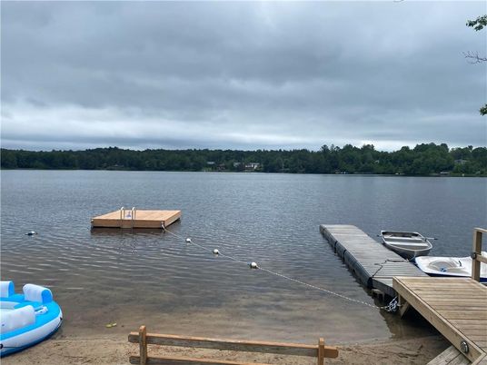 Exterior, Lake