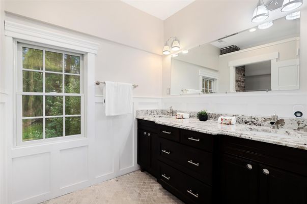 Bathroom, Dual Sink Vanities, Interior