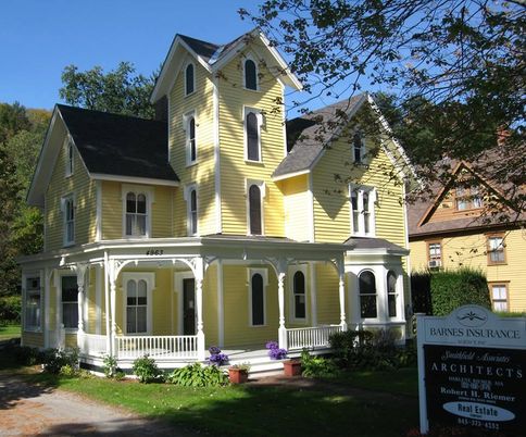 Exterior, Facade, Queen Anne Victorian
