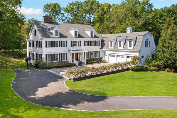 Attached, Exterior, Facade, Farmhouse