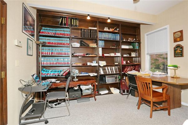 Home Office, Interior