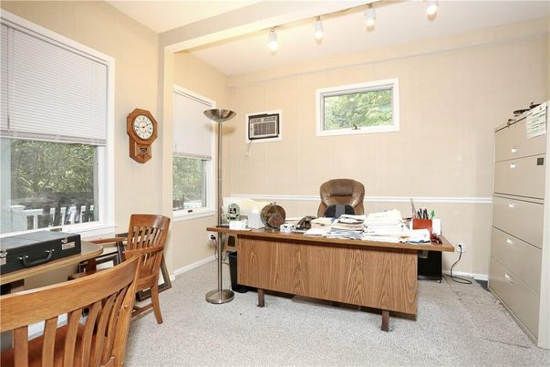 Home Office, Interior