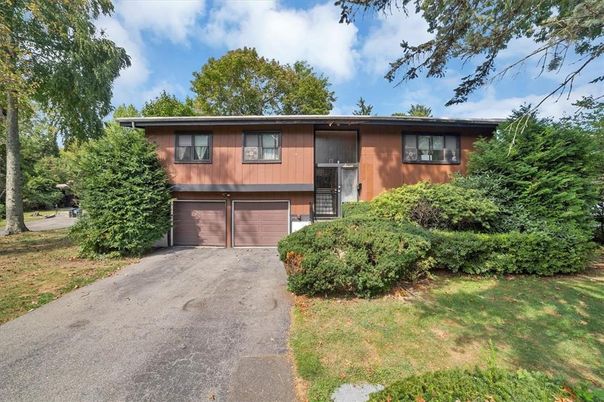 Attached, Exterior, Facade, Raised Ranch