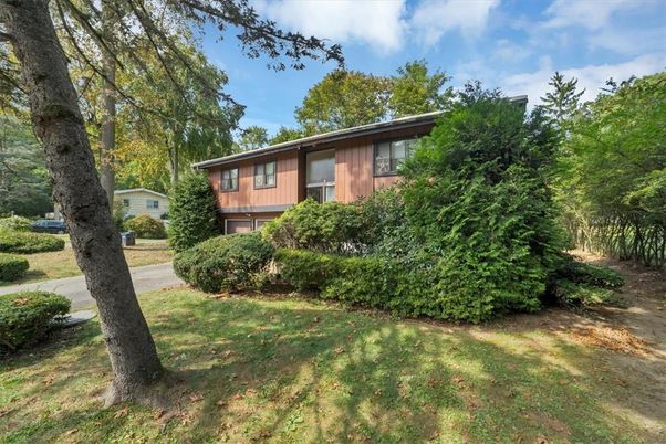 Backyard, Exterior, Facade, Raised Ranch