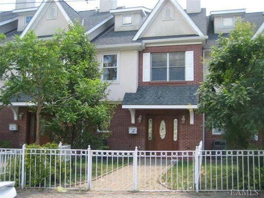 Exterior, Facade, Brick Facade, Queen Anne Victorian