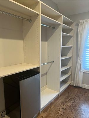 Interior, Walk-in Closets, Wood Texture Flooring