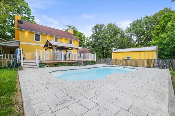 Exterior, Pool