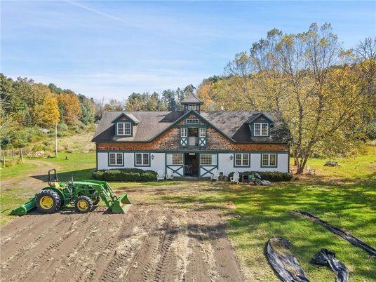 Backyard, Exterior, Facade, Cape Cod