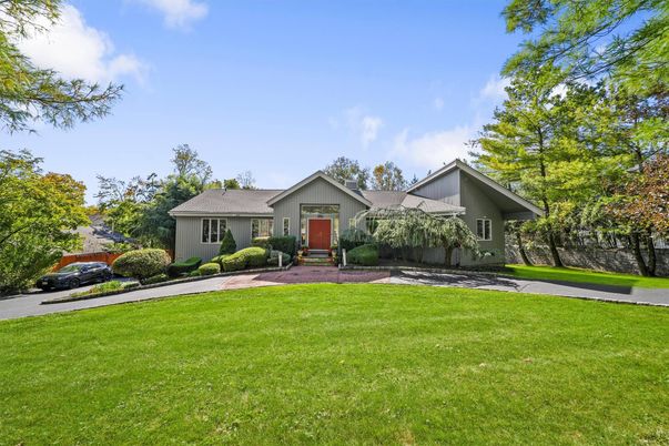 Backyard, Exterior, Facade, Ranch
