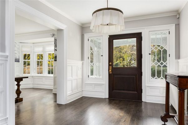 Interior, Pendant Lights, Wood Texture Flooring