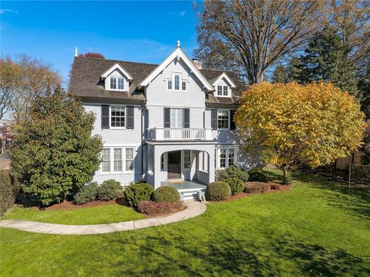 Backyard, Exterior, Facade, Farmhouse